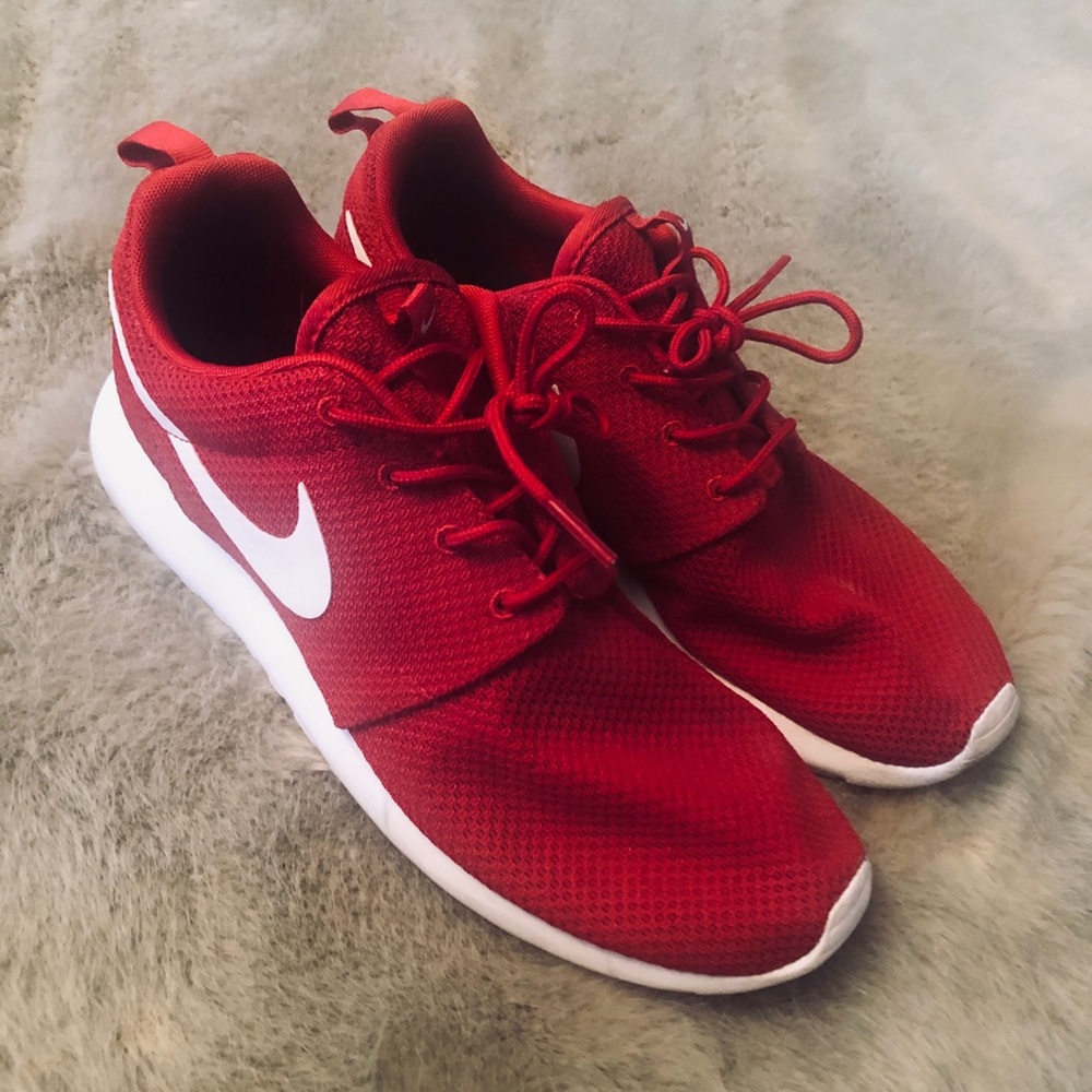 Red Nike Roshes